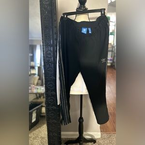 Women’s Adidas athletic pants